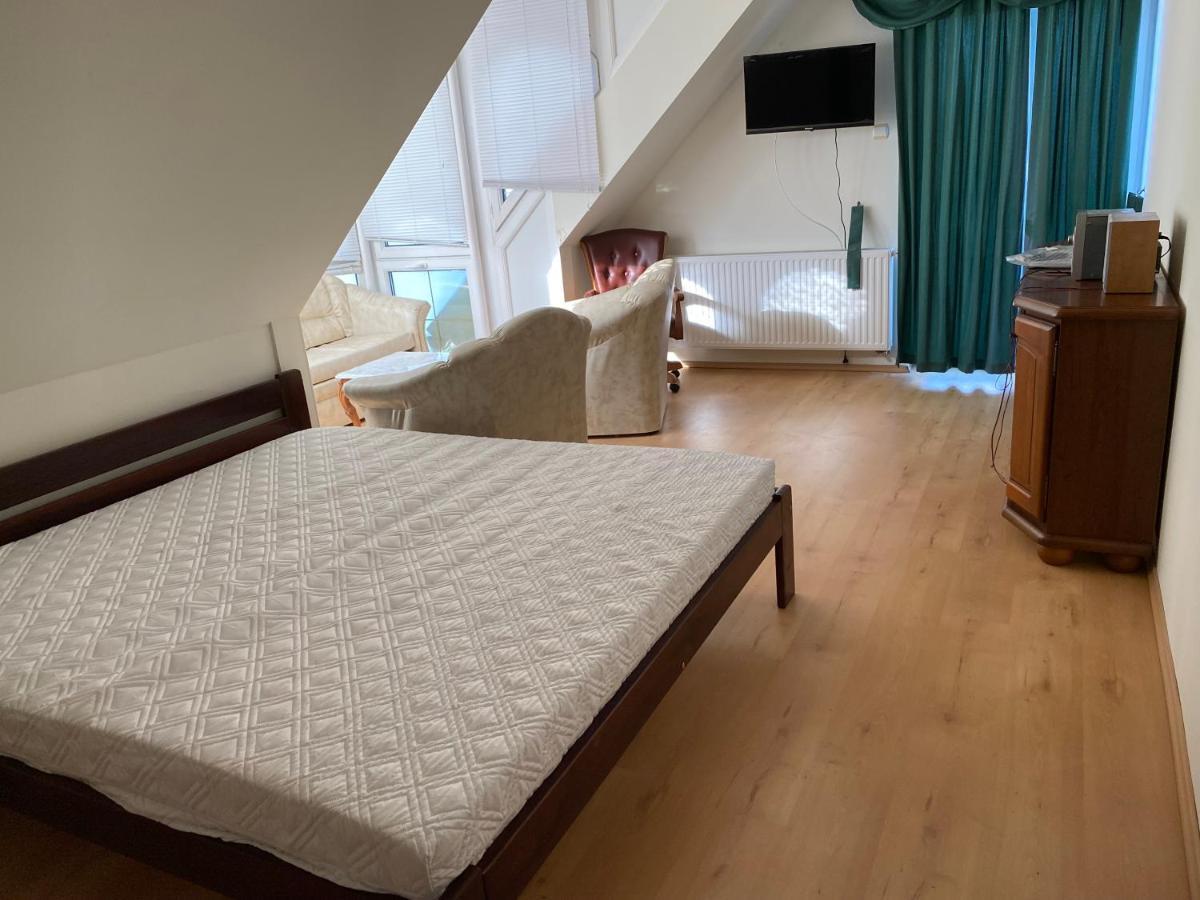 באלאטונפורד A- Villa מראה חיצוני תמונה
