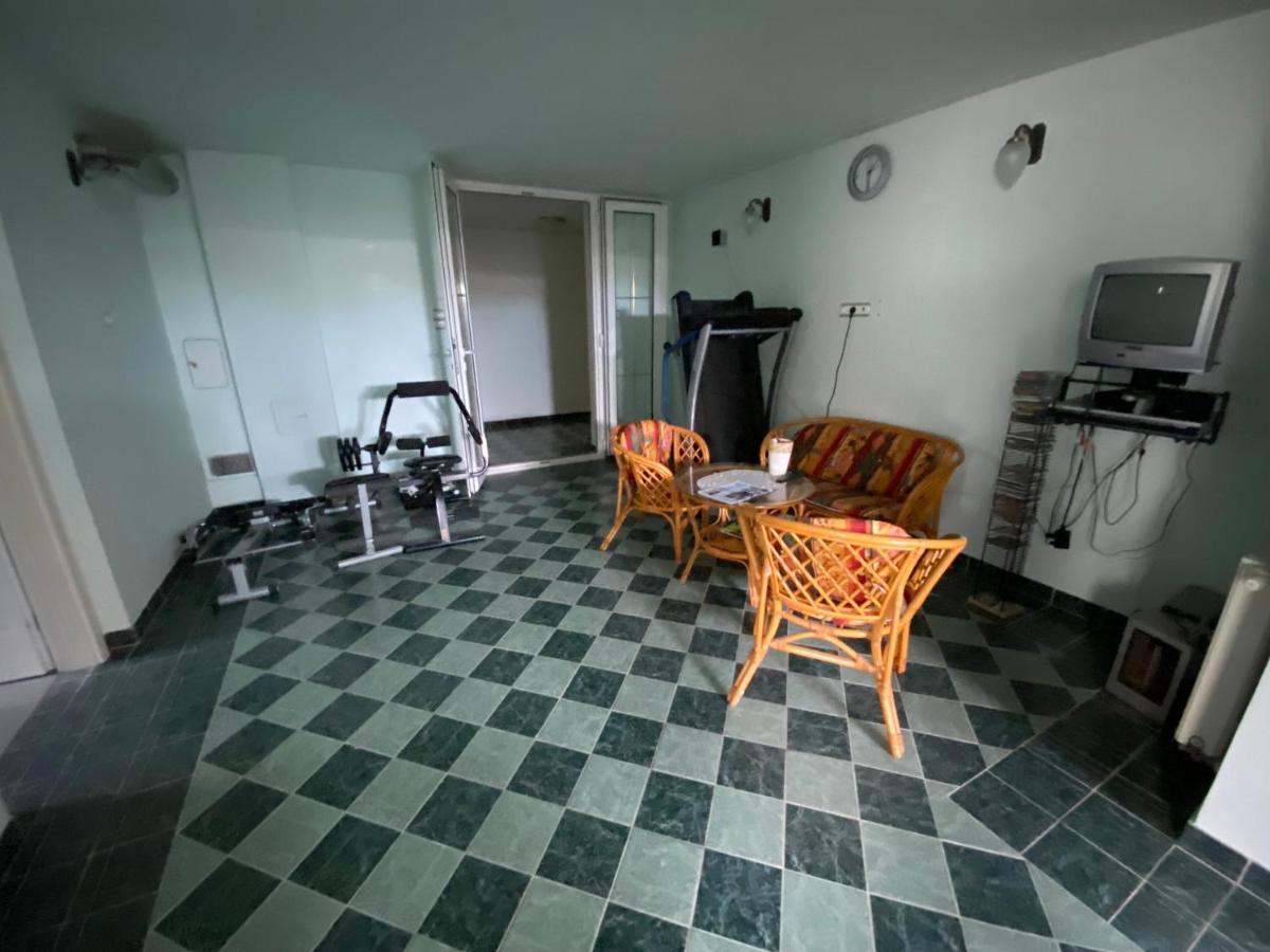 באלאטונפורד A- Villa מראה חיצוני תמונה
