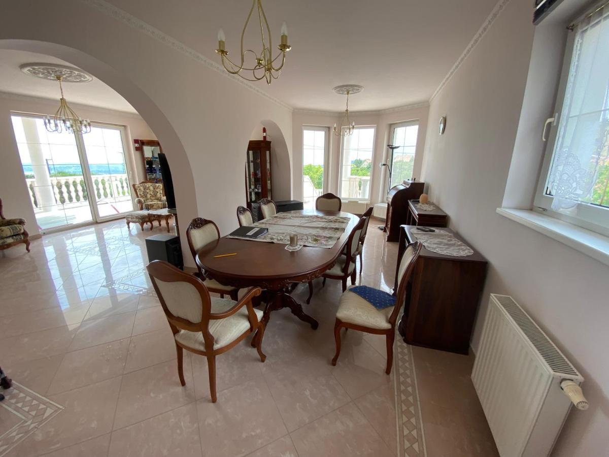 באלאטונפורד A- Villa מראה חיצוני תמונה