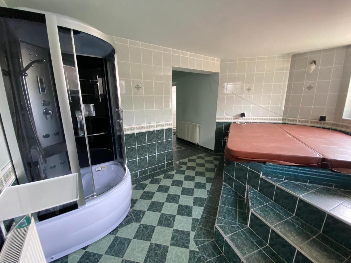 באלאטונפורד A- Villa מראה חיצוני תמונה
